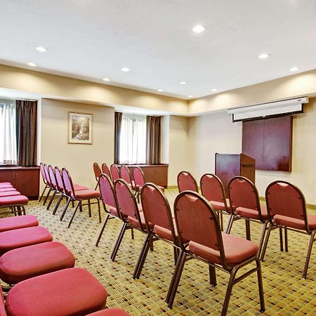 Super 8 By Wyndham San Antonio Airport North Ξενοδοχείο Εξωτερικό φωτογραφία