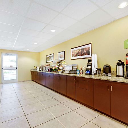 Super 8 By Wyndham San Antonio Airport North Ξενοδοχείο Εξωτερικό φωτογραφία